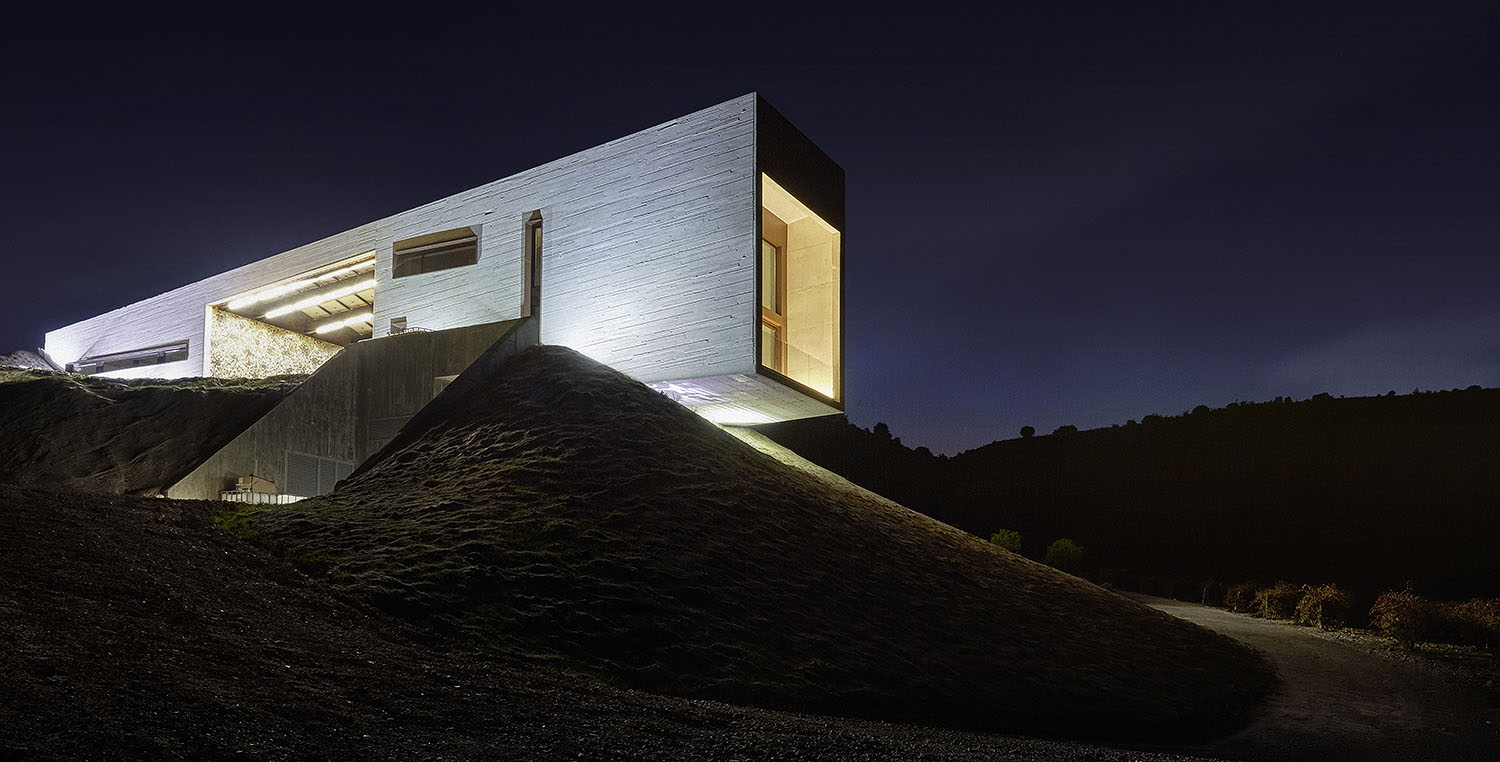 bodega valdemonjas exterior noche panoramico
