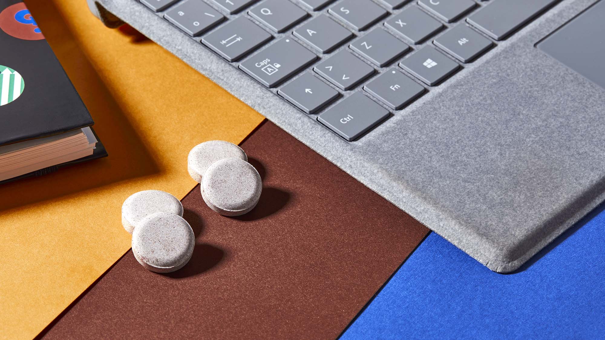 gluco up bodegon pastillas portatil y cuaderno