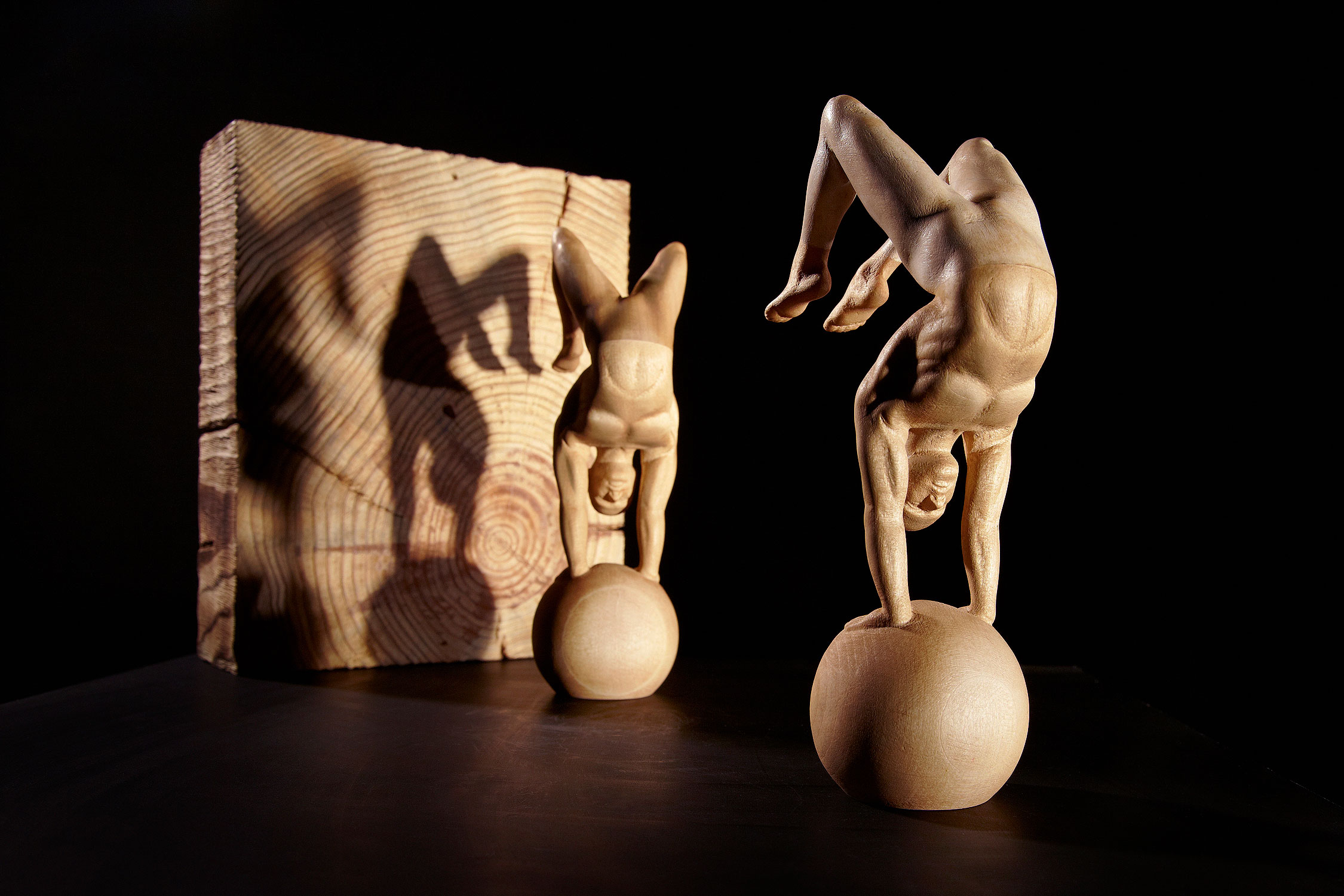 reportaje fotografico obra escultor tortajada madera