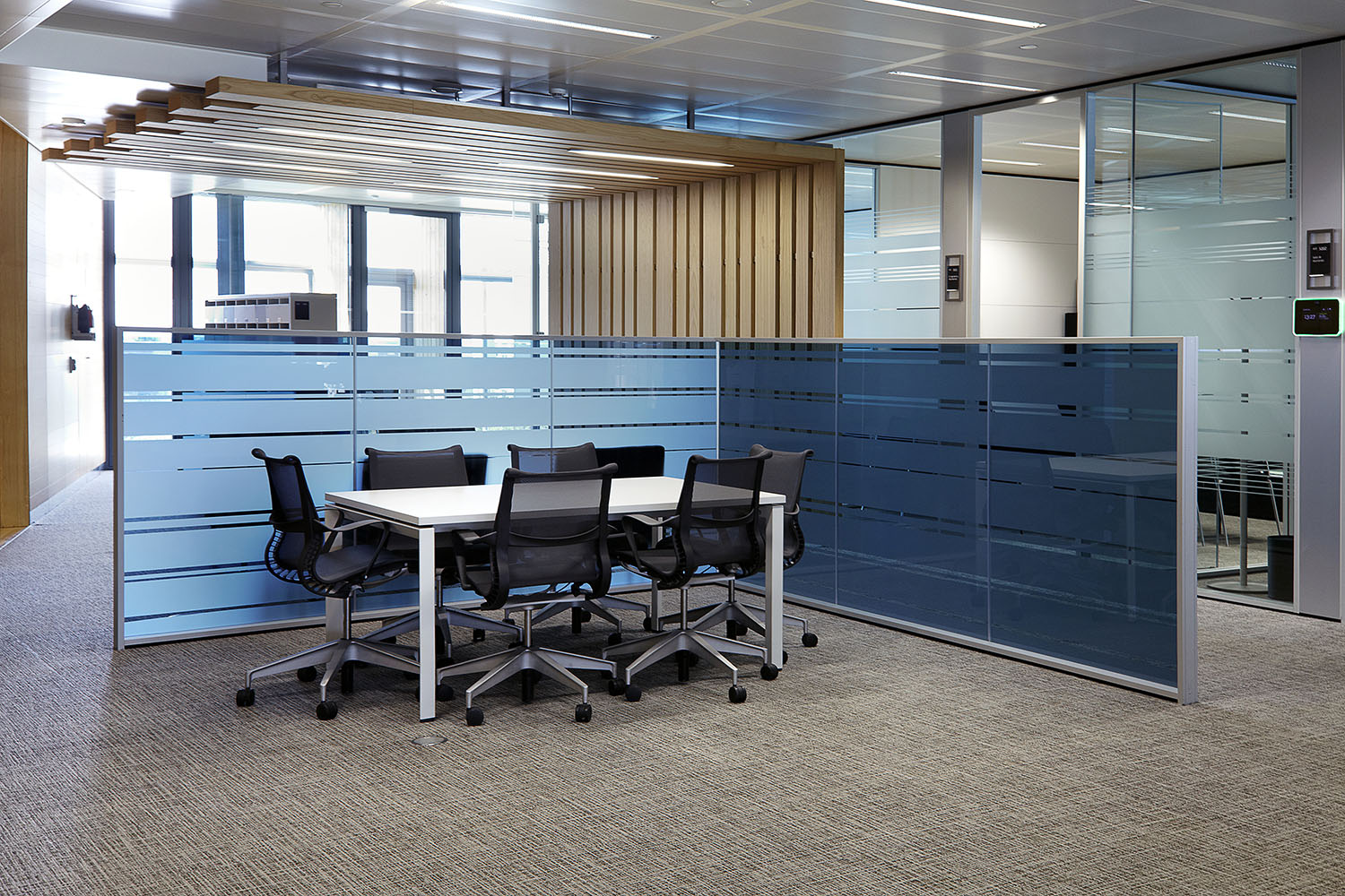 repsol campus mesa reuniones informal