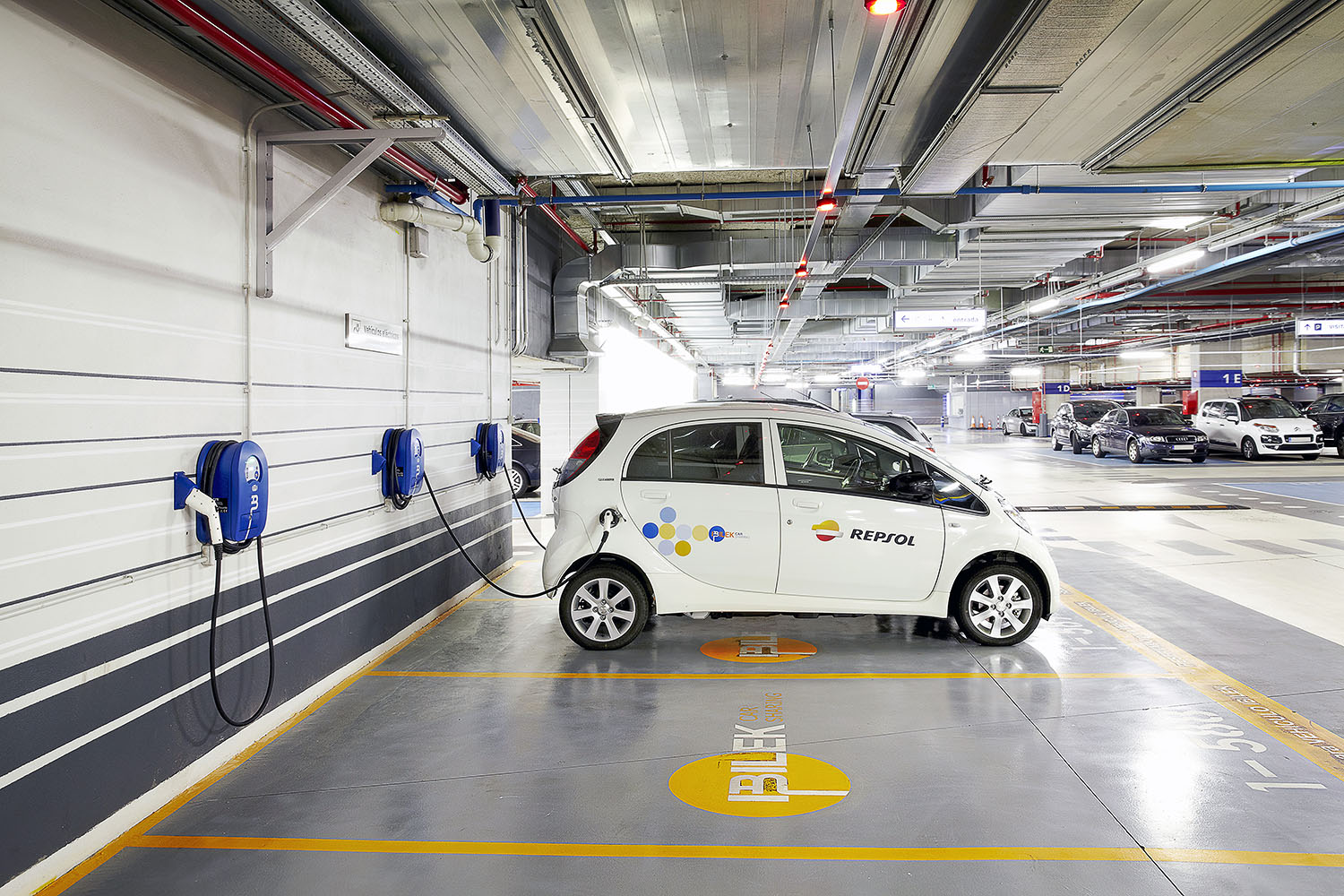 repsol campus parking punto de carga coches electricos