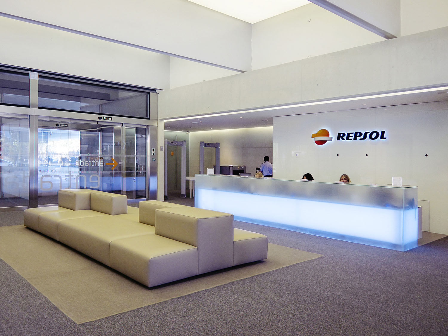 repsol campus repcion lobby